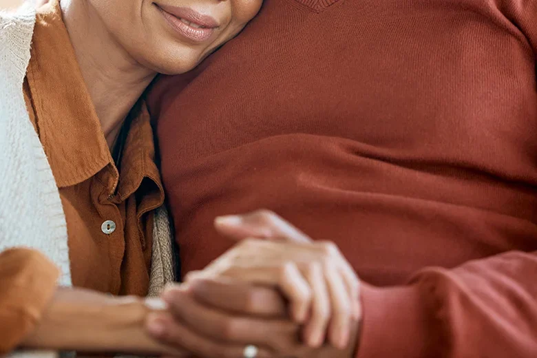 image-couple holding-UCLA Frontotemporal dementia (FTD) Caregiver Support Group