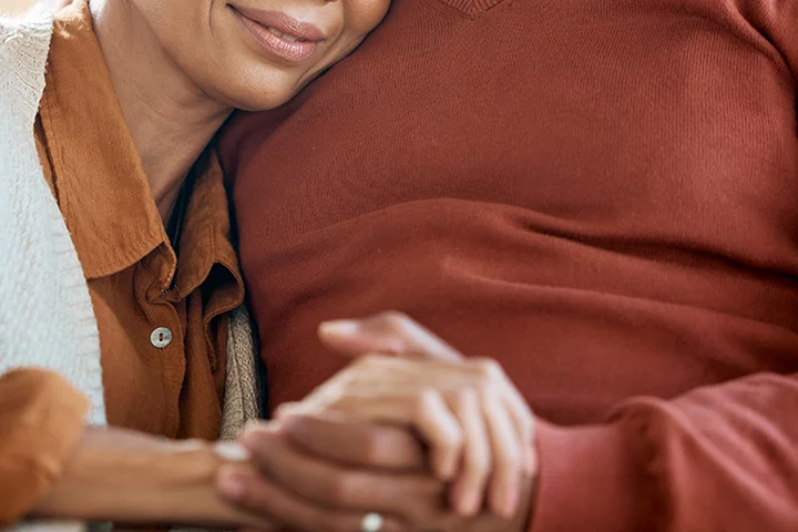 image-couple holding-UCLA Frontotemporal dementia (FTD) Caregiver Support Group